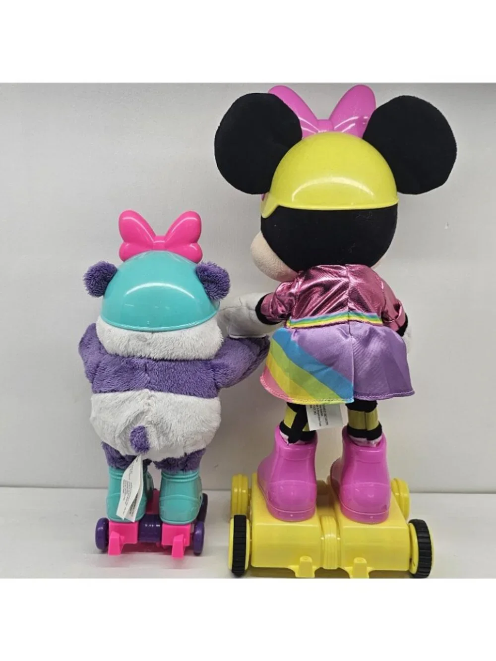 Just Play Disney Junior Minnie Mouse Roller Skating Party Interactive Plush Pals